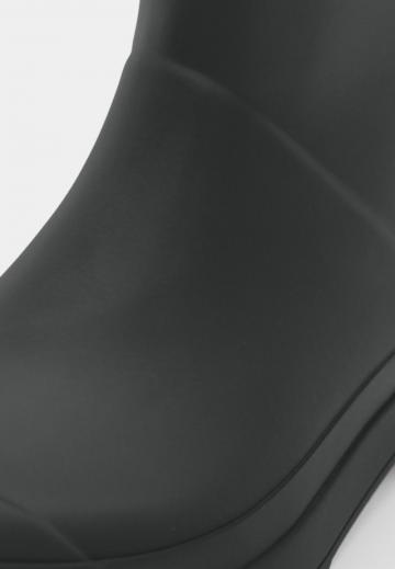 Резиновые сапоги