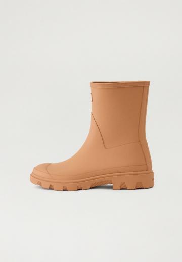 Сапожки на танкетке