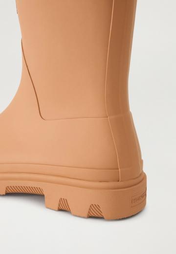 Сапожки на танкетке