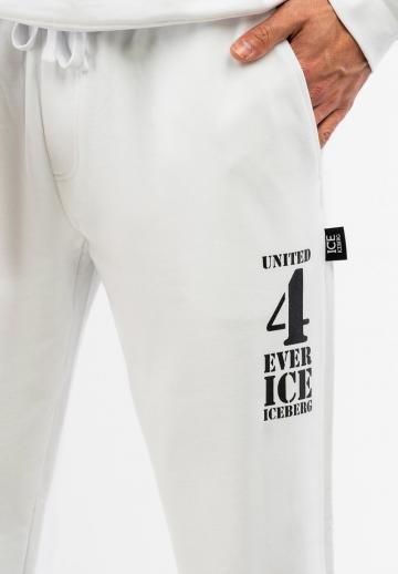 Спортивные штаны