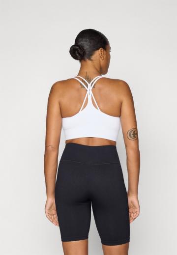 Бюстгальтер без косточек