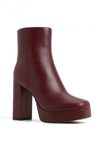 Полусапожки на высоком каблуке