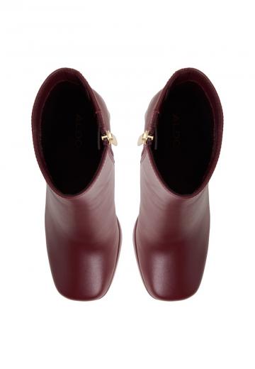 Полусапожки на высоком каблуке