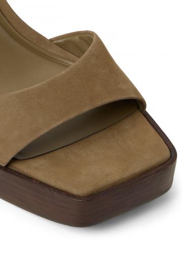 Босоножки на платформе