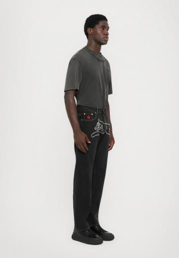 Прямые джинсы