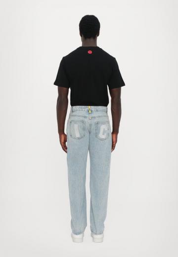 Прямые джинсы