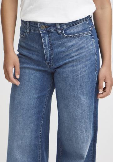 Клешеные джинсы