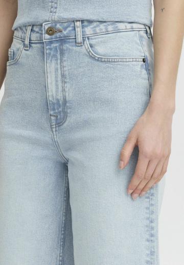 Клешеные джинсы
