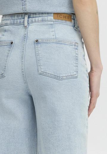 Клешеные джинсы