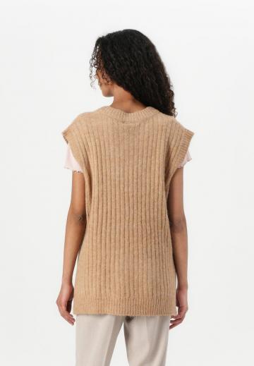 Длинный жилет