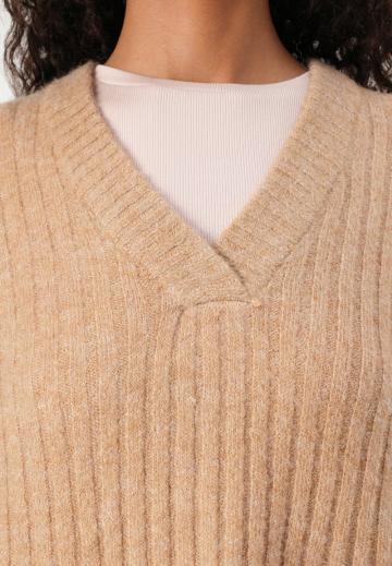 Длинный жилет