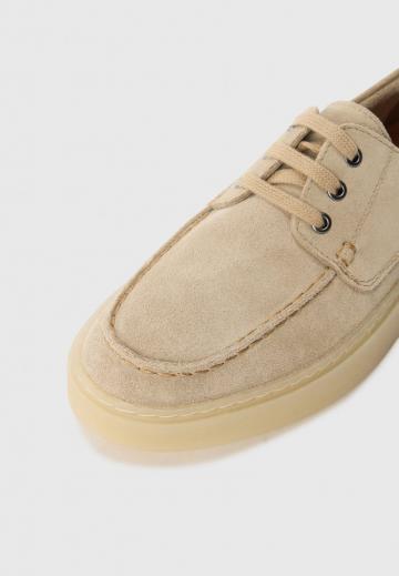 Ботинки на шнуровке