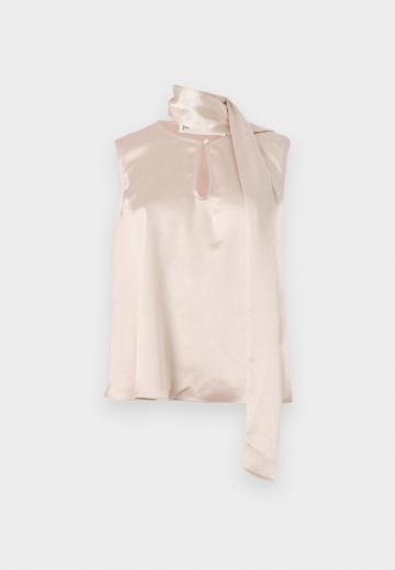 Блузка без рукавов