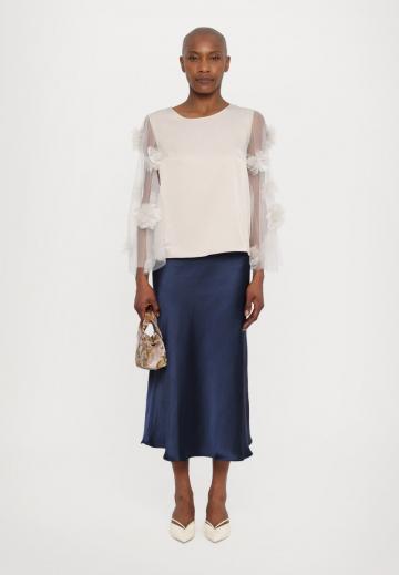 Атласная блузка