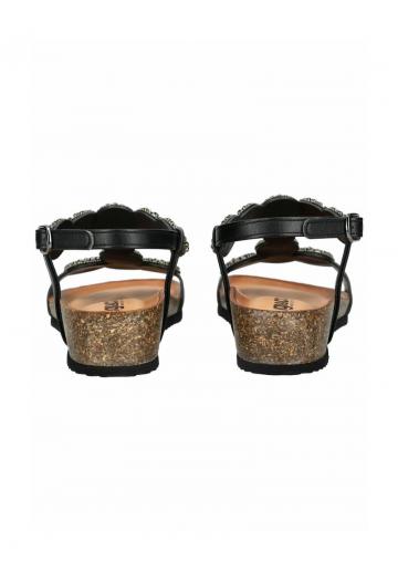 Босоножки на танкетке