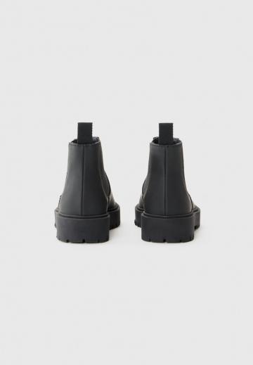 Детская обувь