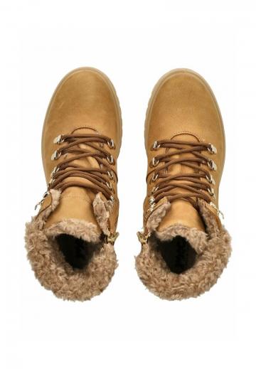 Зимние ботинки