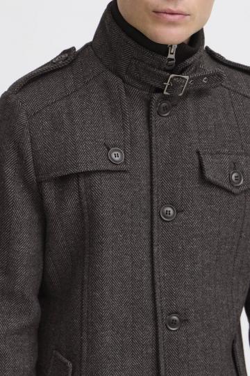 Короткое пальто