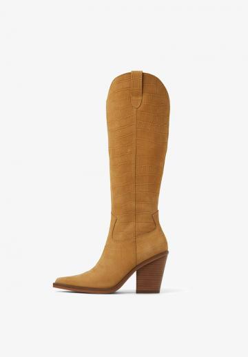 Высокие сапоги