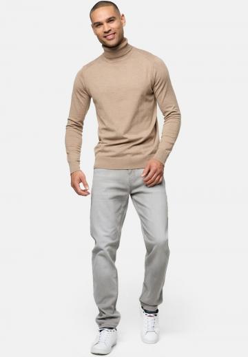 Узкие джинсы