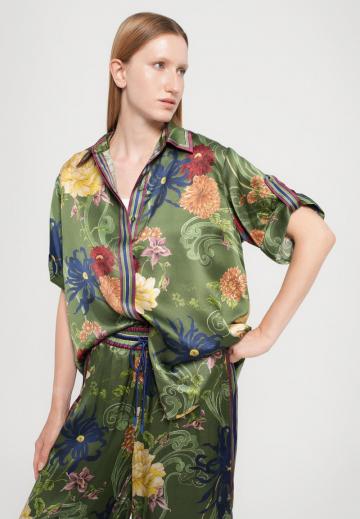 Атласная блузка