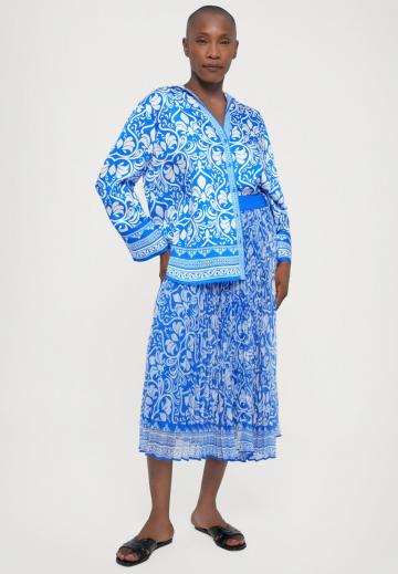 Атласная блузка