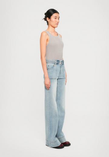 Клешеные джинсы