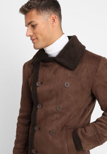 Короткое пальто