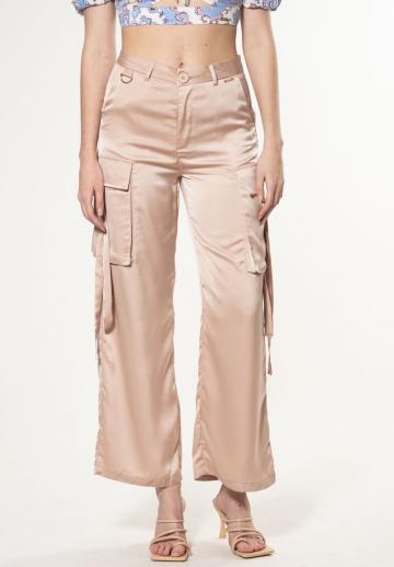 Брюки с накладными карманами