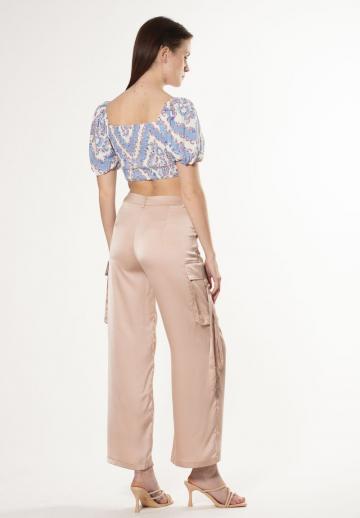 Брюки с накладными карманами