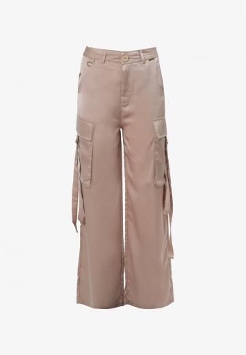 Брюки с накладными карманами