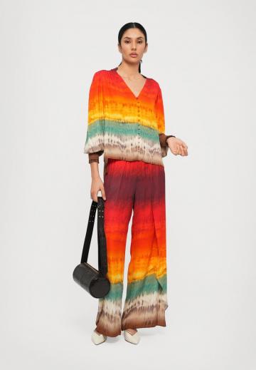 Атласная блузка