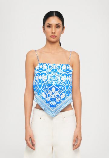 Топ на бретельках