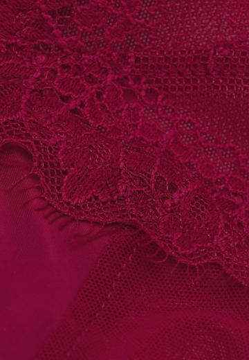 Трусы на бедрах