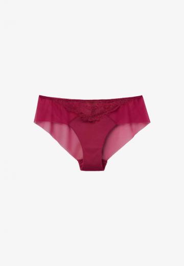 Трусы на бедрах