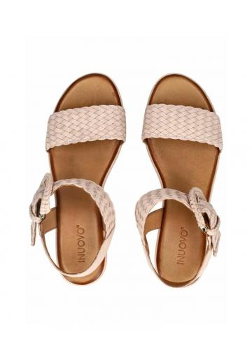 Босоножки на танкетке