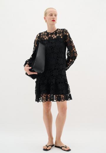 Короткое платье