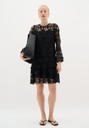 Короткое платье