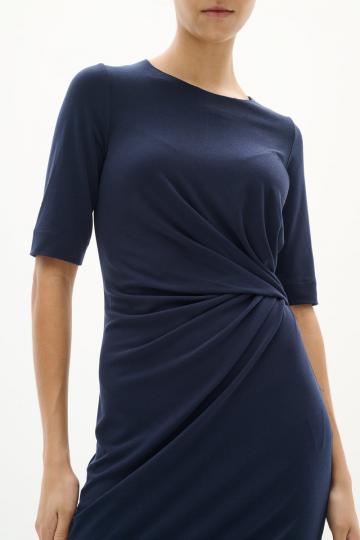 Платье футляр