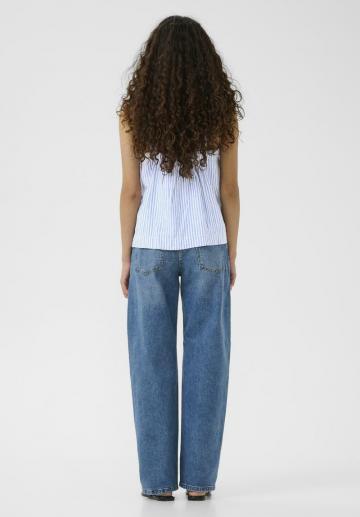 Блузка без рукавов