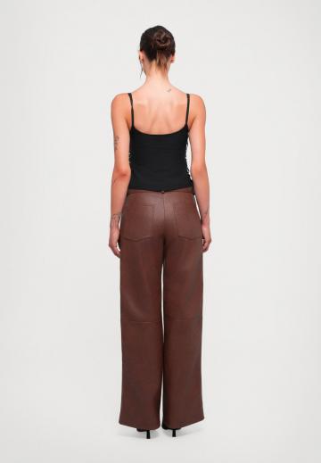 Топ на бретельках