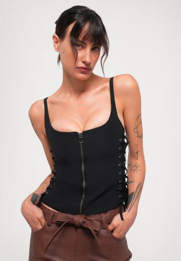 Топ на бретельках