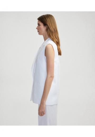 Длинный жилет