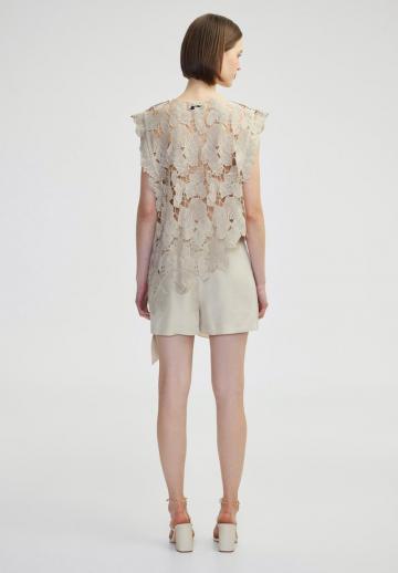 Блузка без рукавов