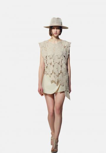 Блузка без рукавов