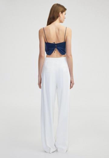 Топ на бретельках