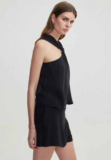 Блузка без рукавов