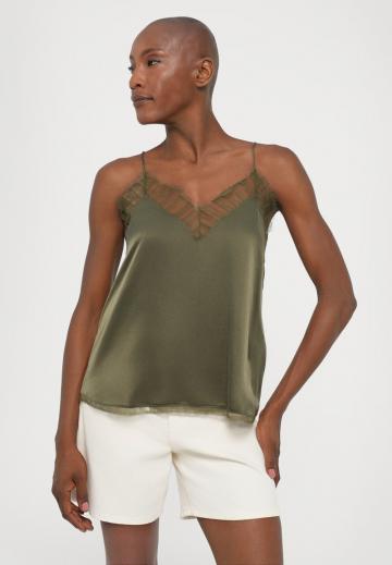 Топ на бретельках