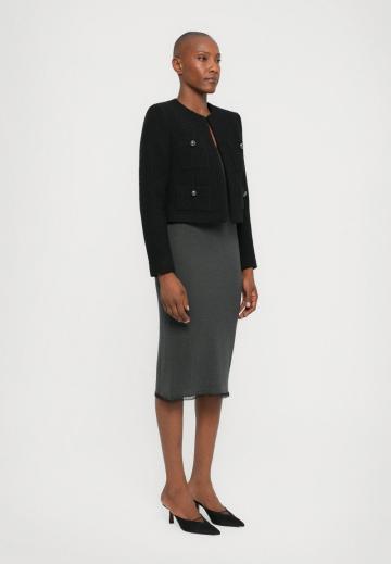 Короткий блейзер