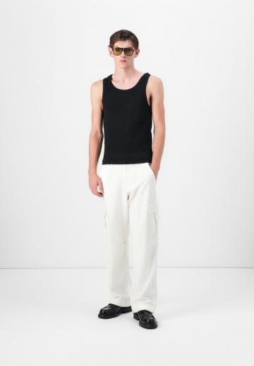 Брюки с накладными карманами